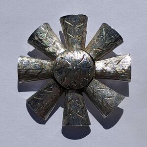 Kramer Vintage Brushed Etched Metal Chrome Silver Tone Sun Flower Brooch Pin MCM